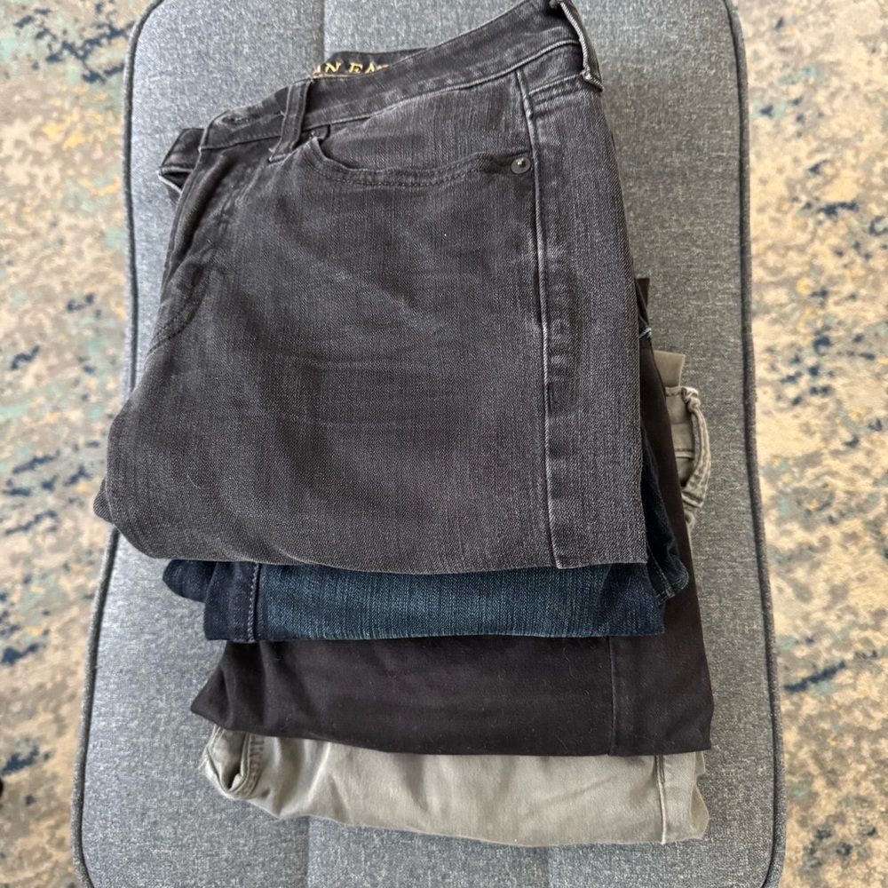 Bundle of four American Eagle Men AE Airflex Slim Fit size 28x32